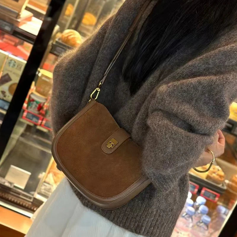 Elegant crossbody leather bag