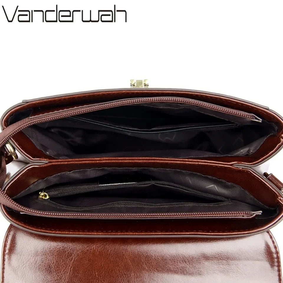 Elegant Leather Messenger Bag – Spacious Tote for Women