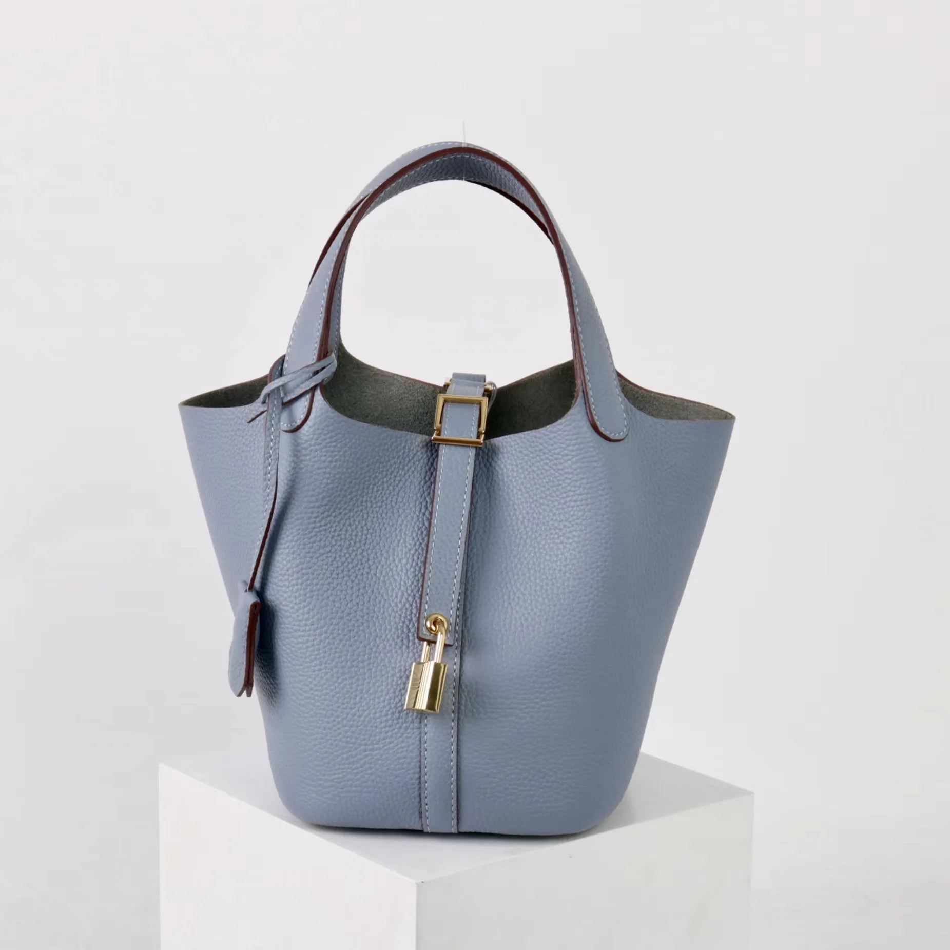 Fashionable Leather Bucket Bag