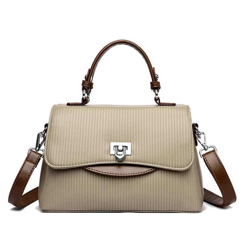 Elegant Leather Messenger Bag – Spacious Tote for Women