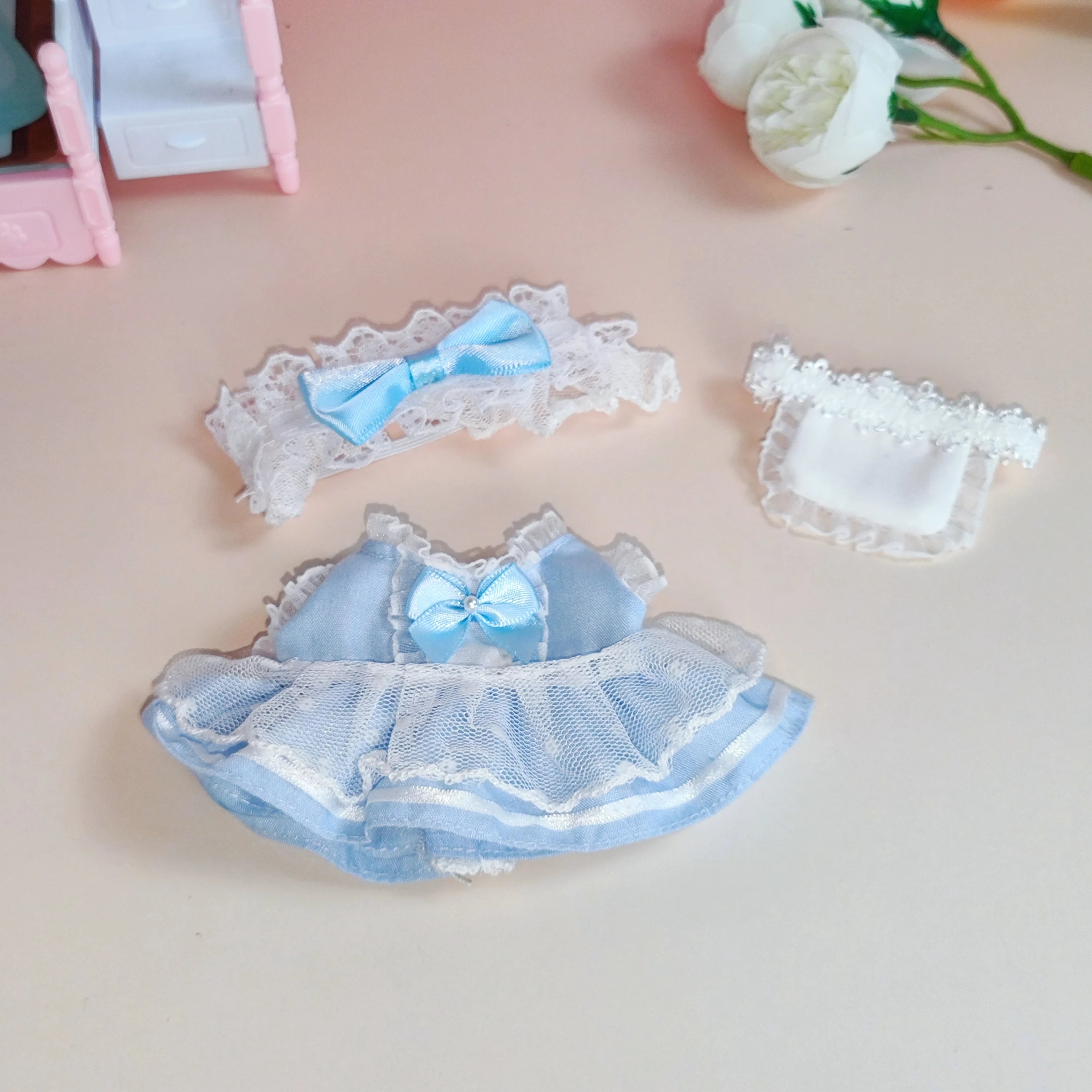 17cm Labubu Doll Keychain - Complete Maid Uniform Set with Signature Vinyl Face
