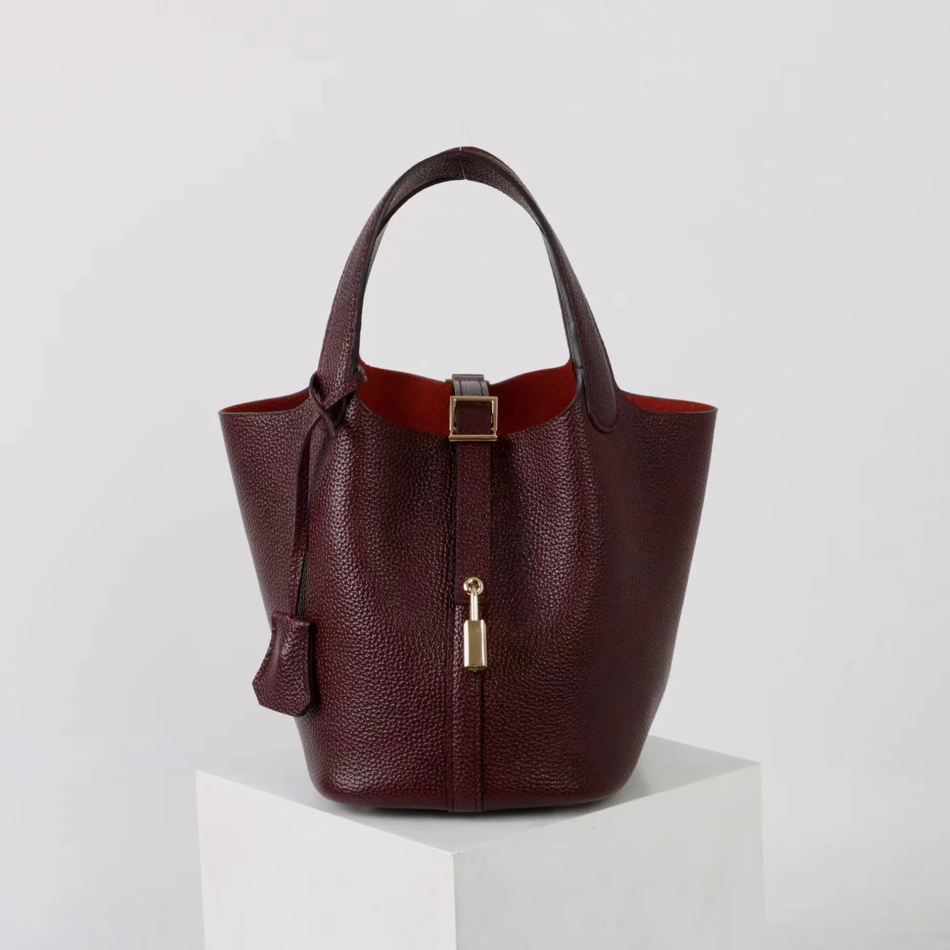 Fashionable Leather Bucket Bag