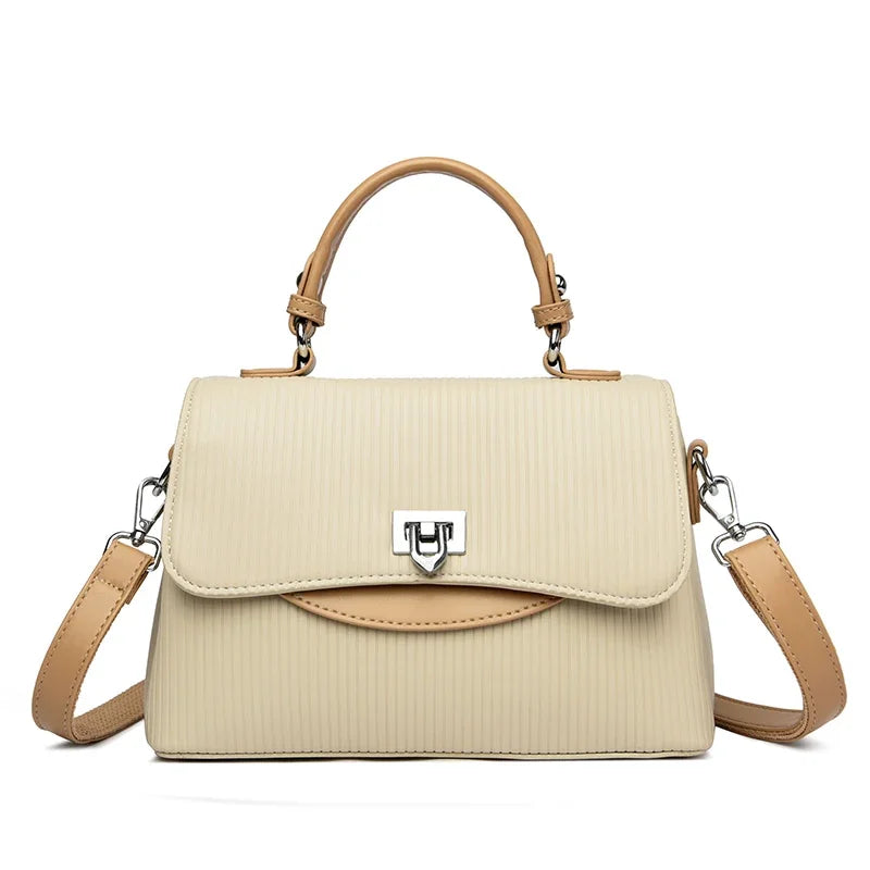 Elegant Leather Messenger Bag – Spacious Tote for Women