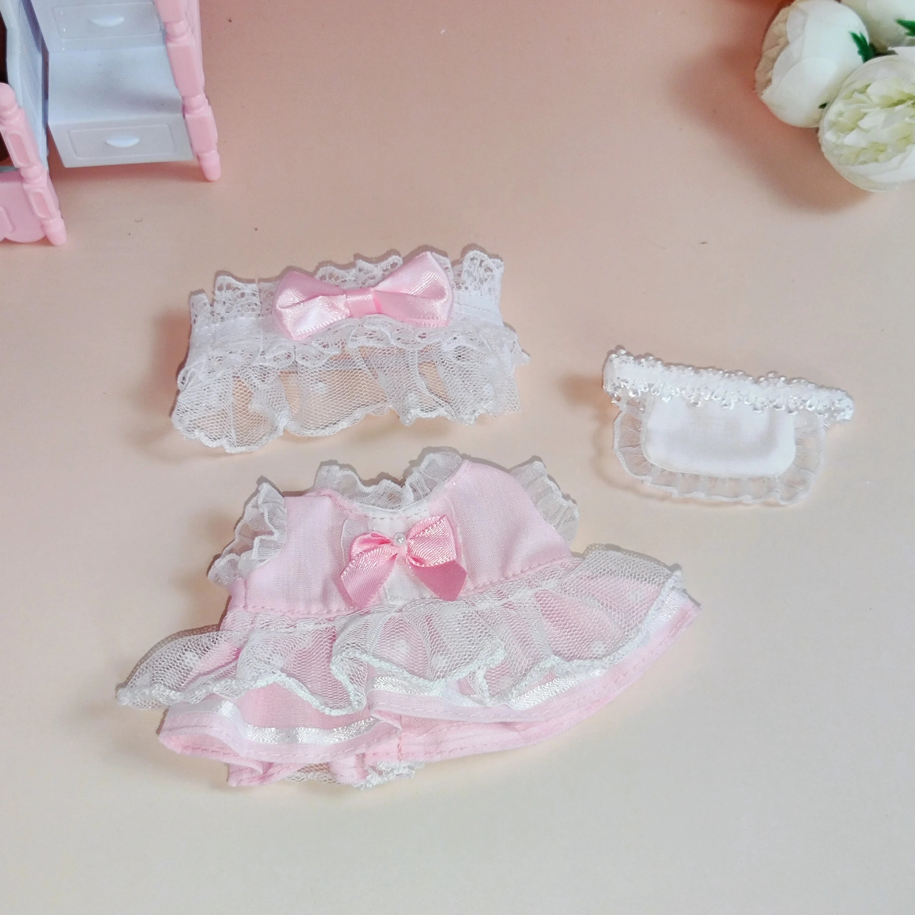 17cm Labubu Doll Keychain - Complete Maid Uniform Set with Signature Vinyl Face