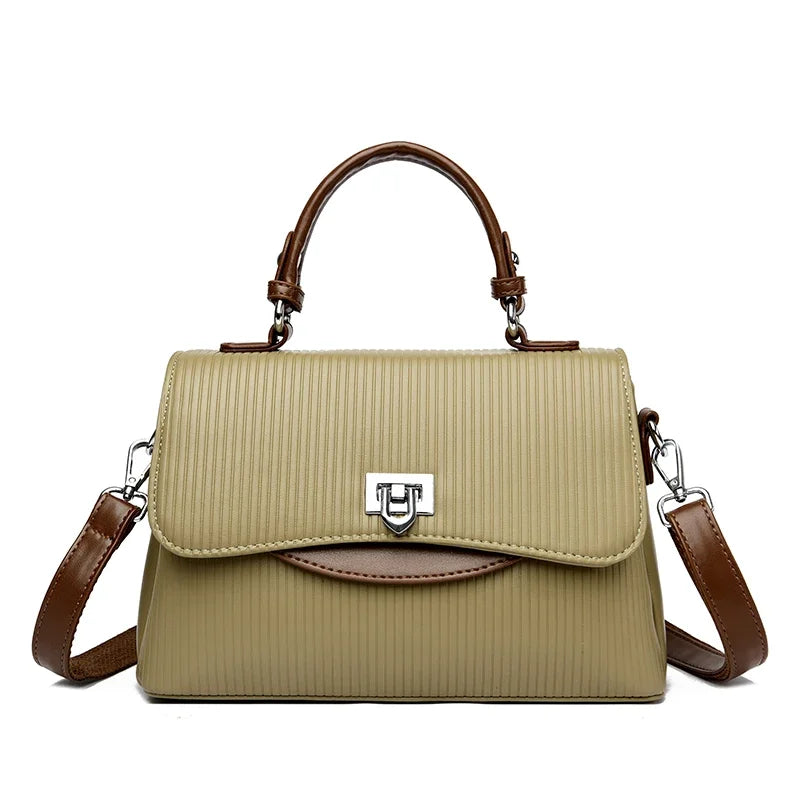 Elegant Leather Messenger Bag – Spacious Tote for Women