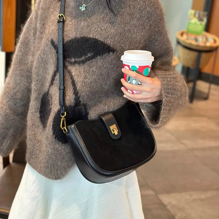 Elegant crossbody leather bag