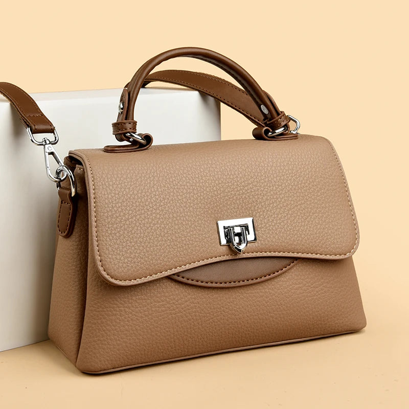 Elegant Leather Messenger Bag – Spacious Tote for Women