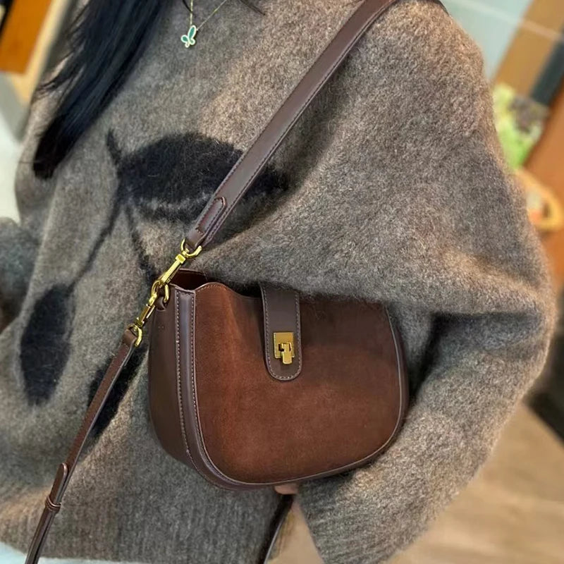 Elegant crossbody leather bag