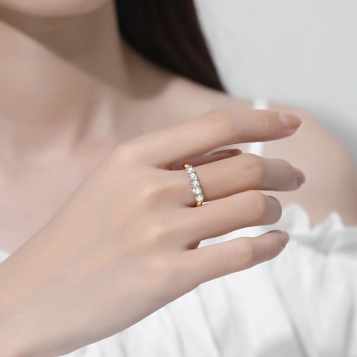 Elegant 5 Moissanite Diamond Ring