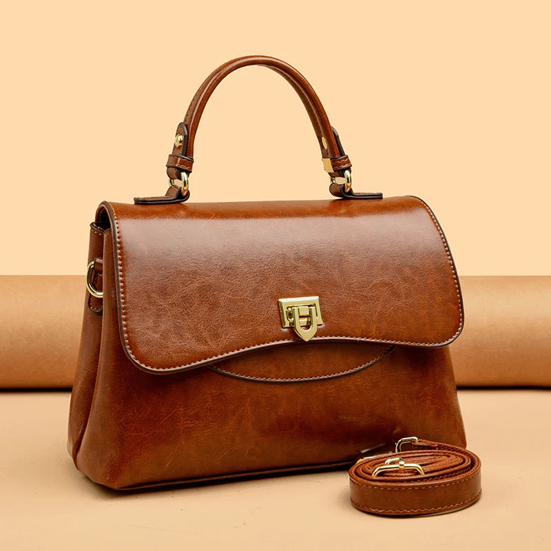 Elegant Leather Messenger Bag – Spacious Tote for Women