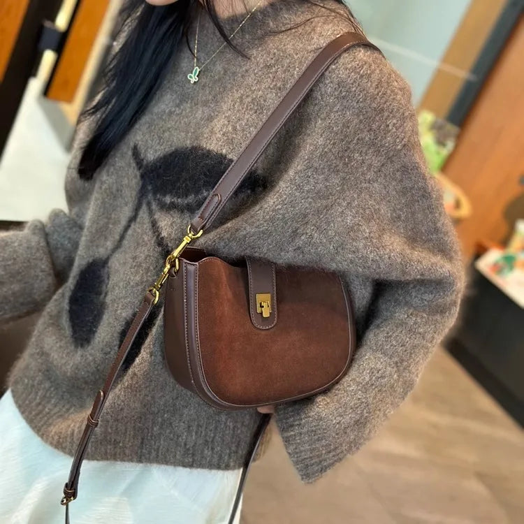 Elegant crossbody leather bag