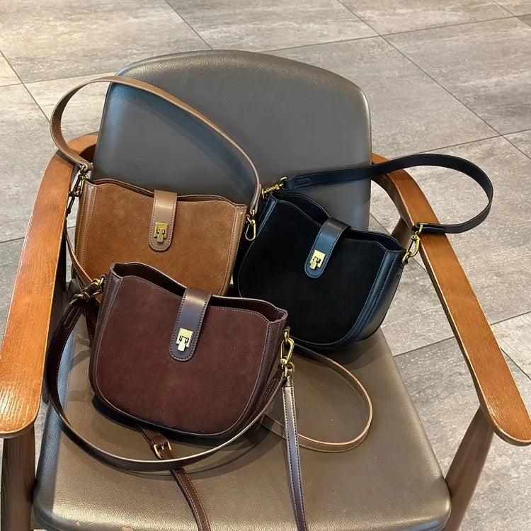Elegant crossbody leather bag